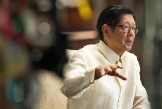 岂能既要又要？人民日报罕见言辞质问菲律宾，中国一句话划清底线

一边伸手要粮，一