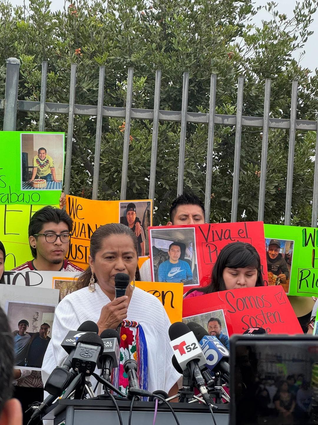 【南加州的突袭行动震​​惊了移民社区，包括那些在美国合法居住的移民】[白色恐怖是