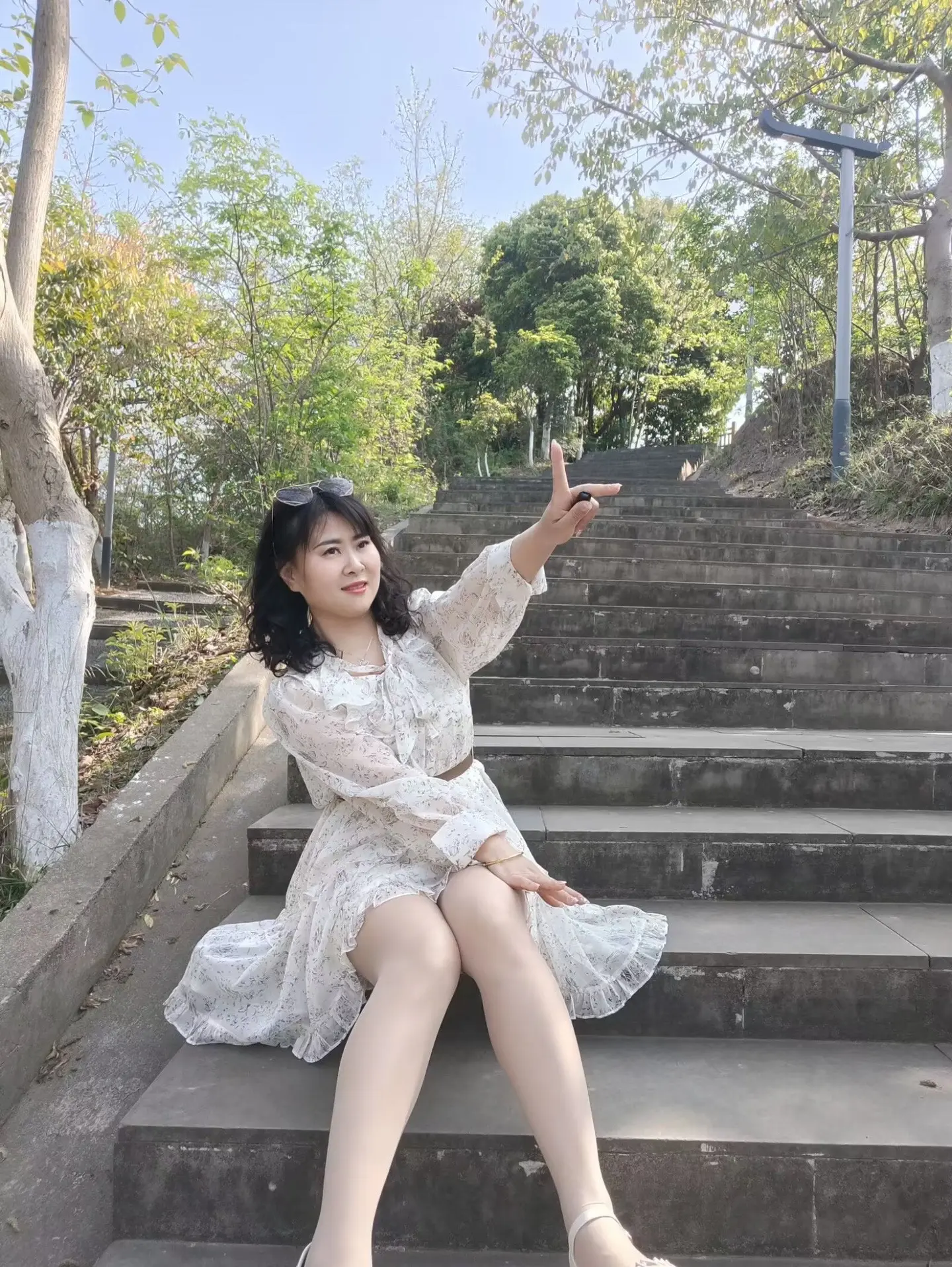生活没有比较，每个人的路不同，守好自己的节奏，加油