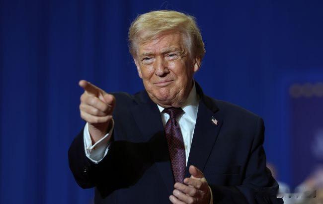 特朗普召开紧急会议因伊朗局势可能升级
美国总统唐纳德·特朗普在伊朗宣布可能关闭霍