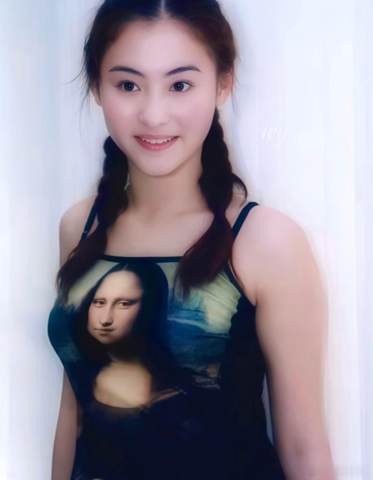 张柏芝：少女时期麻花辫的小宝宝太萌了！ ​​​