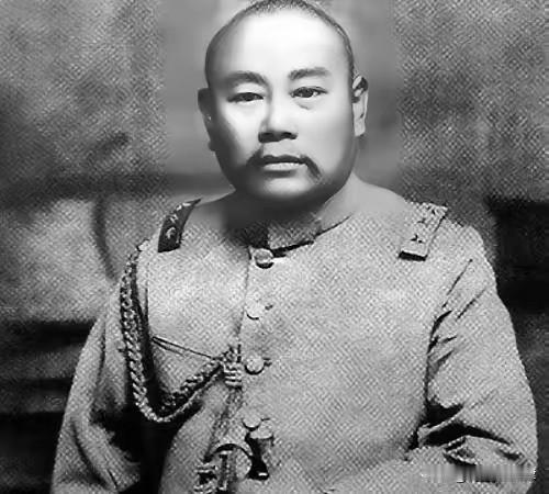 1913年柳州行刑，烈士临死精准预言！叛徒卖主求荣，最终下场大快人心
 
民国初