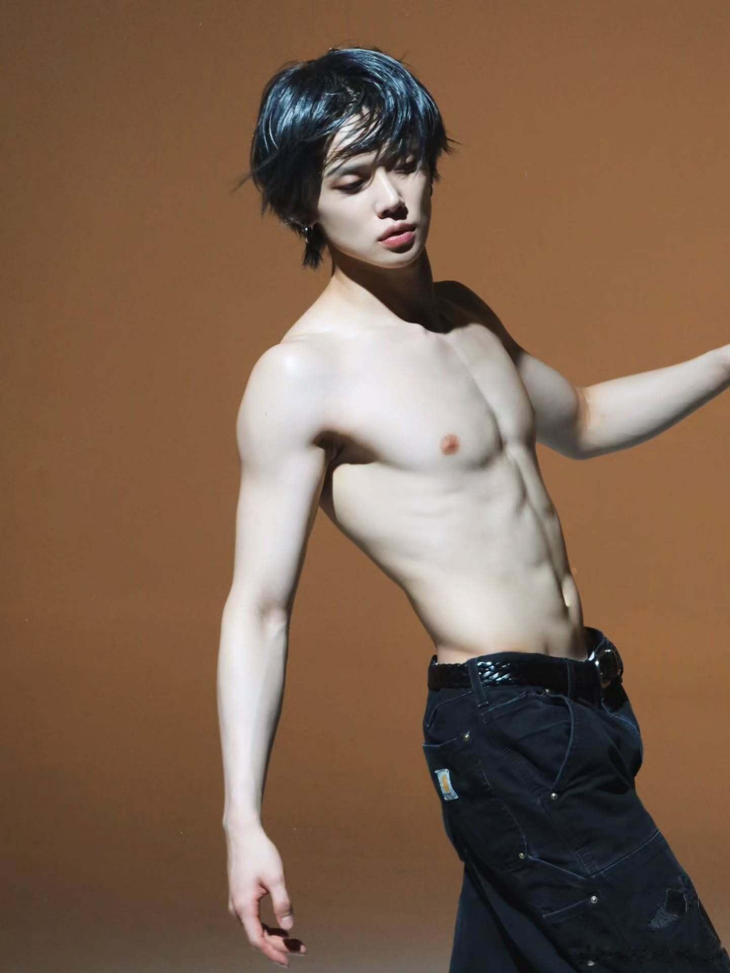 大家觉得这样穿的是好男孩吗 