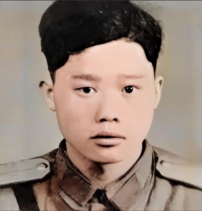 1951 年 1 月 28 日，志愿军战士潘天炎因为肚子痛去附近的草丛解决，却意