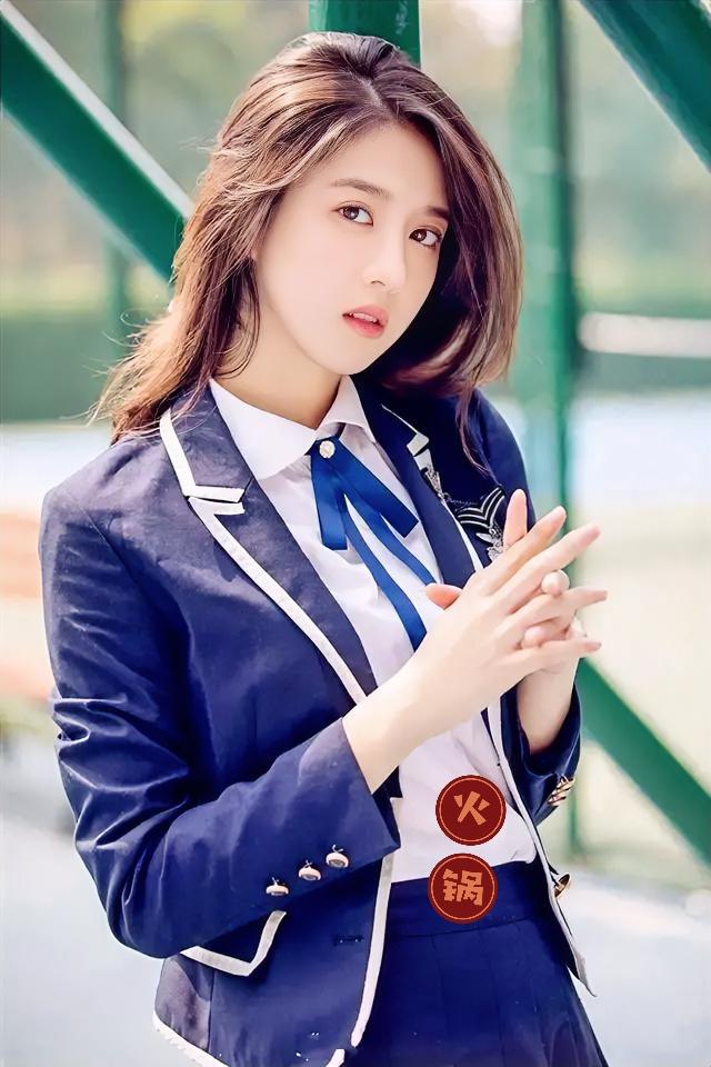 新加坡总统尚达曼最近的发言挺耐人寻味，直言东方大国不该和欧美脱钩，还得警惕自给自