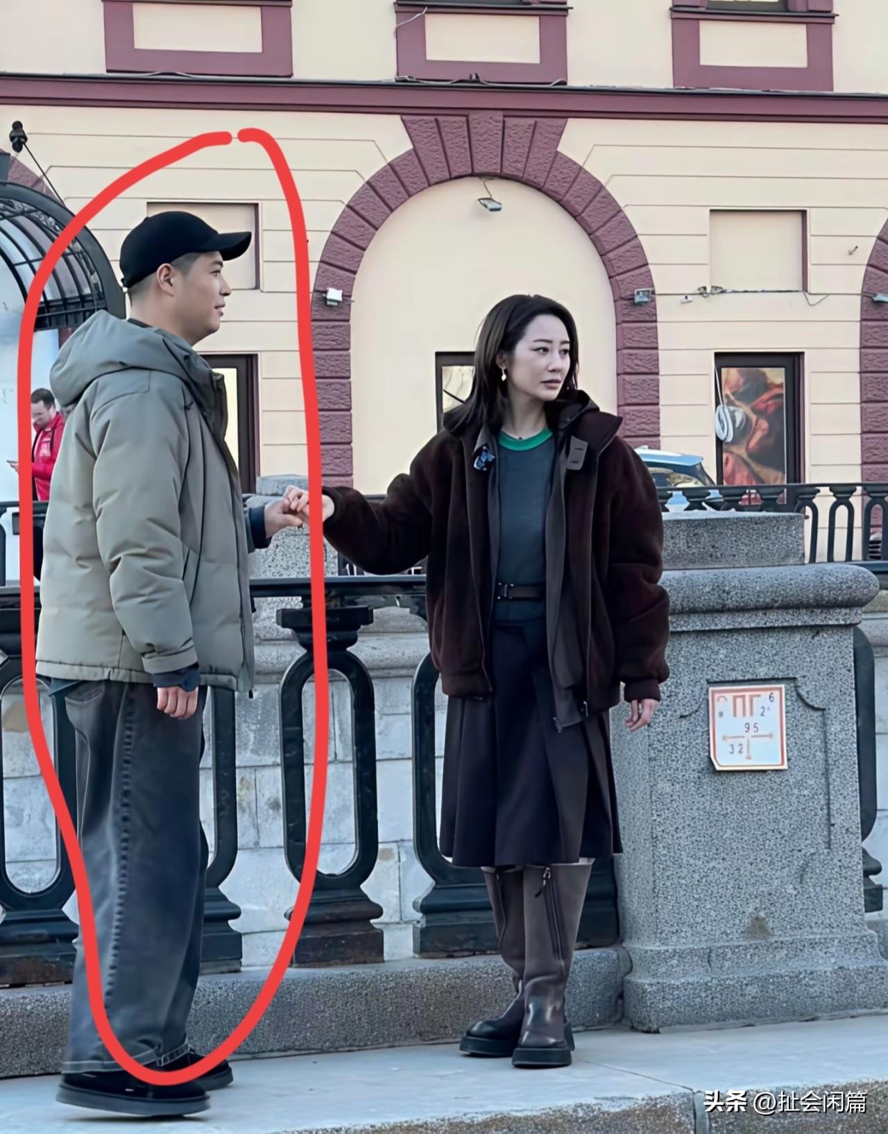 麻由页老师的穿着还是最朴素的！

相比较孙杨的英俊潇洒，秦昊的风流倜傥，孙丞潇的