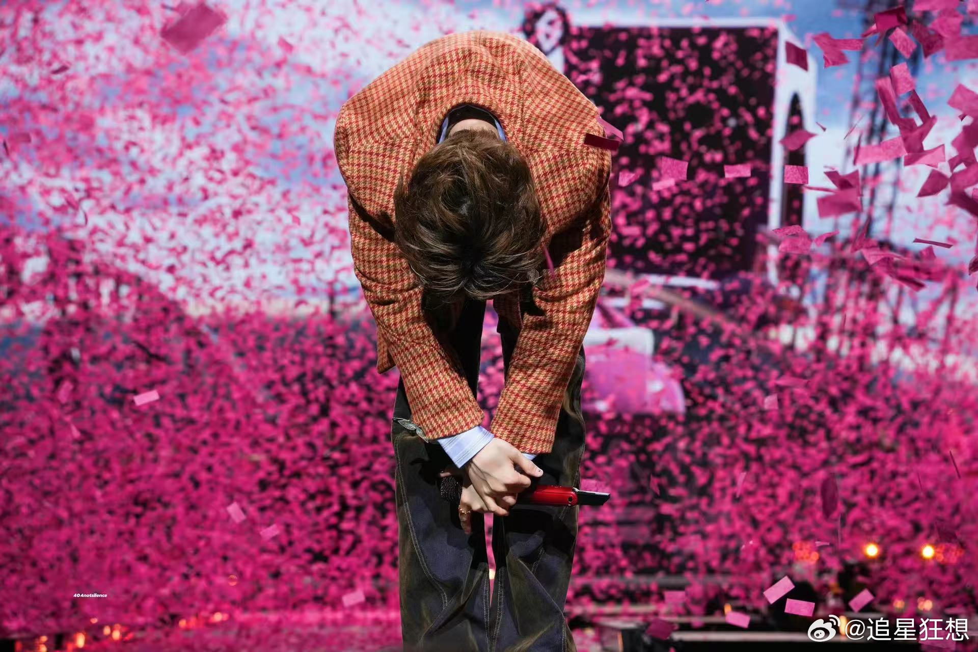 汪苏泷被男粉叫老公的反应 每次都是男粉冲在前面喊老公，汪苏泷已经从震惊进化成佩服