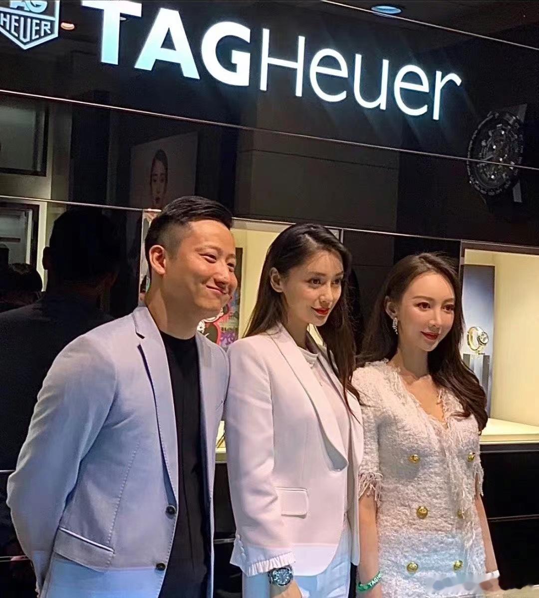 黄晓明的审美降级的不是一点半点吧，叶柯的差距和Angelababy也太大了 ​​