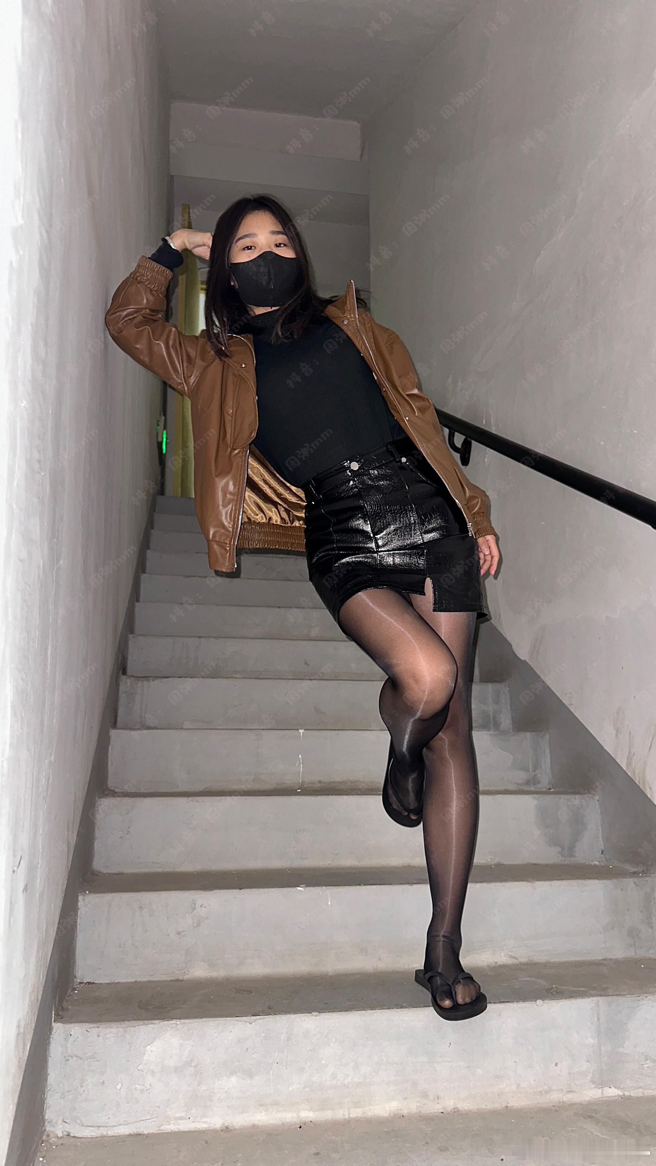 皮裙皮裙 ​​​