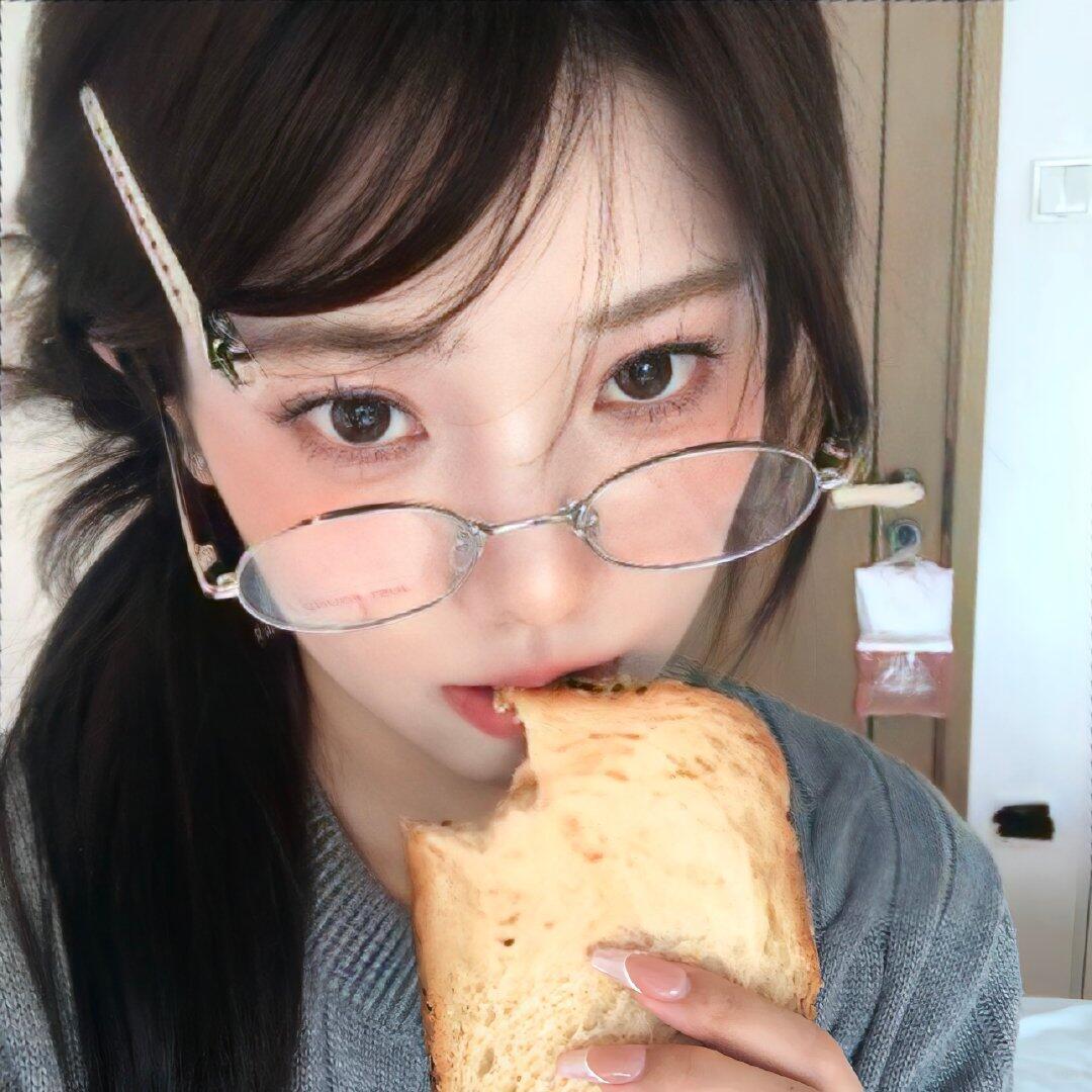 𝙒𝙚𝘾𝙝𝙖𝙩  | ins风小众食物系头像背景图搭配\  专栏 · 