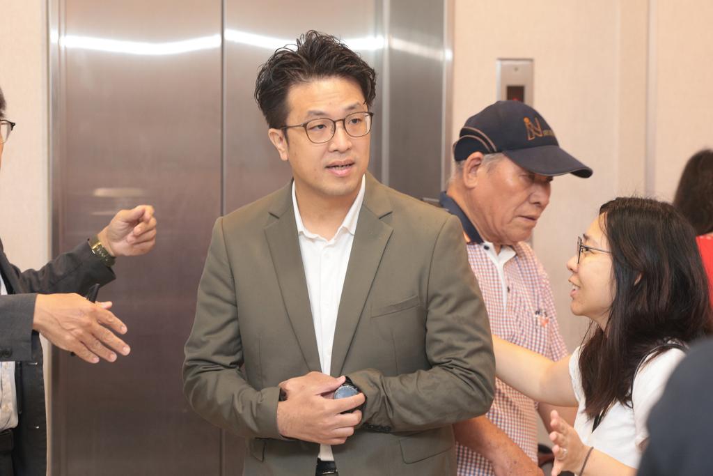 沈伯洋喊行销水果到 “无政治前提国家”，议员讽：有没有想到你爸！

台陆委会副主