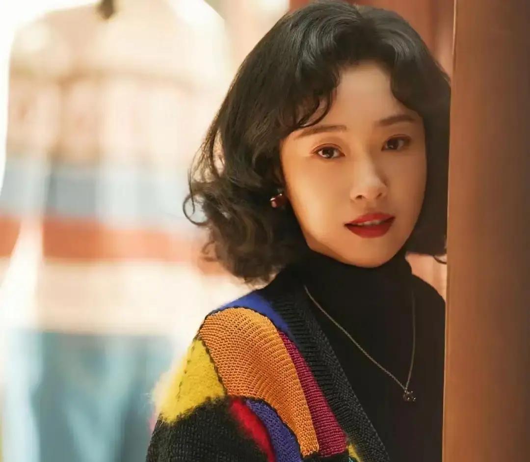 嘴角一撇，全网破防
 
东北媳妇那股子委屈劲儿，被王佳佳一个嘴角小动作全演出来了