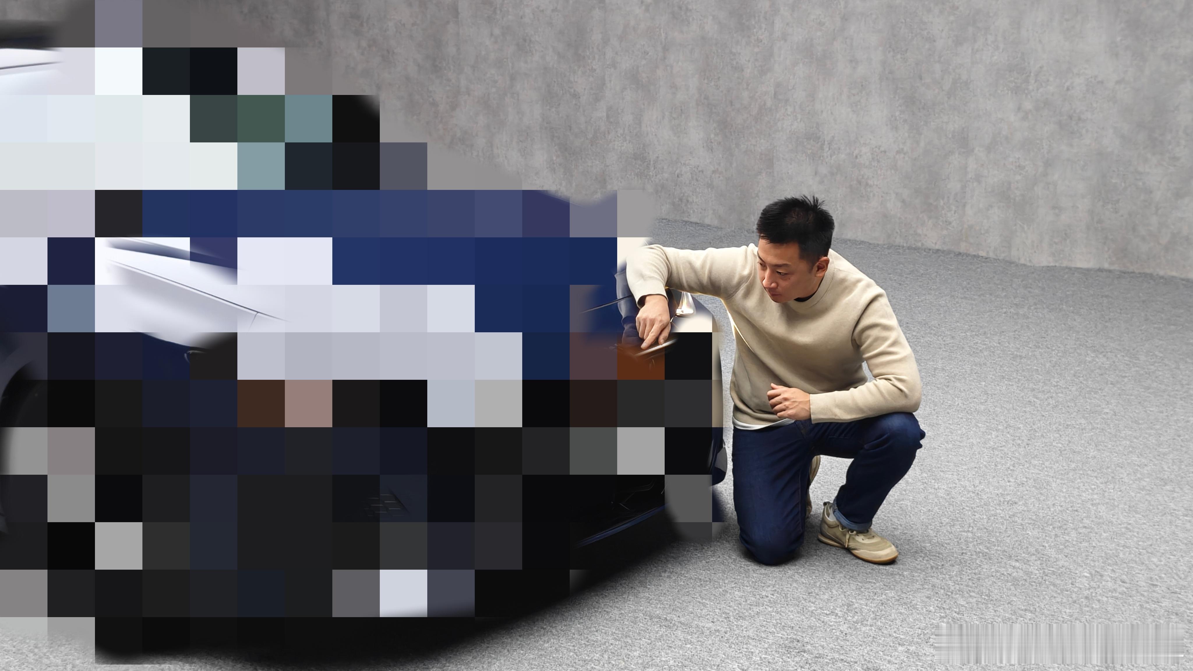 刚拍完全新奥迪A6L有保密协议不能发现场图，给大家描述下1.实车比网上图片比例好