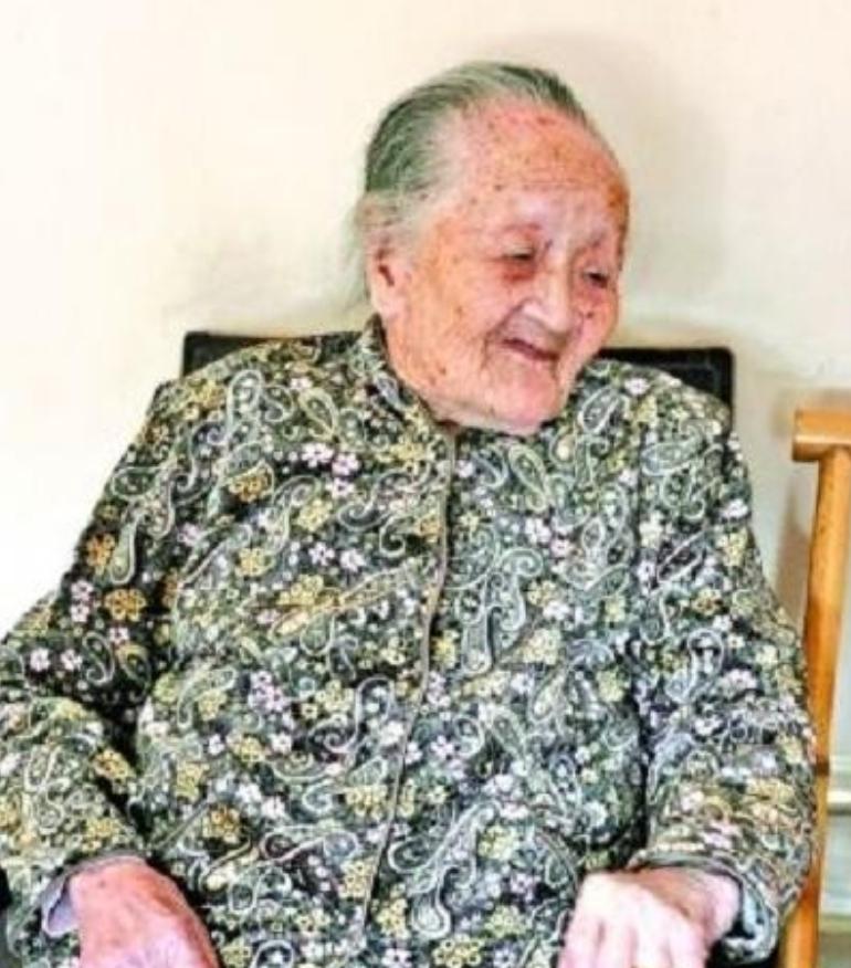 李春，是广东省最长寿的老人。
 
生于清朝光绪二十二年春，即1896年3月17日