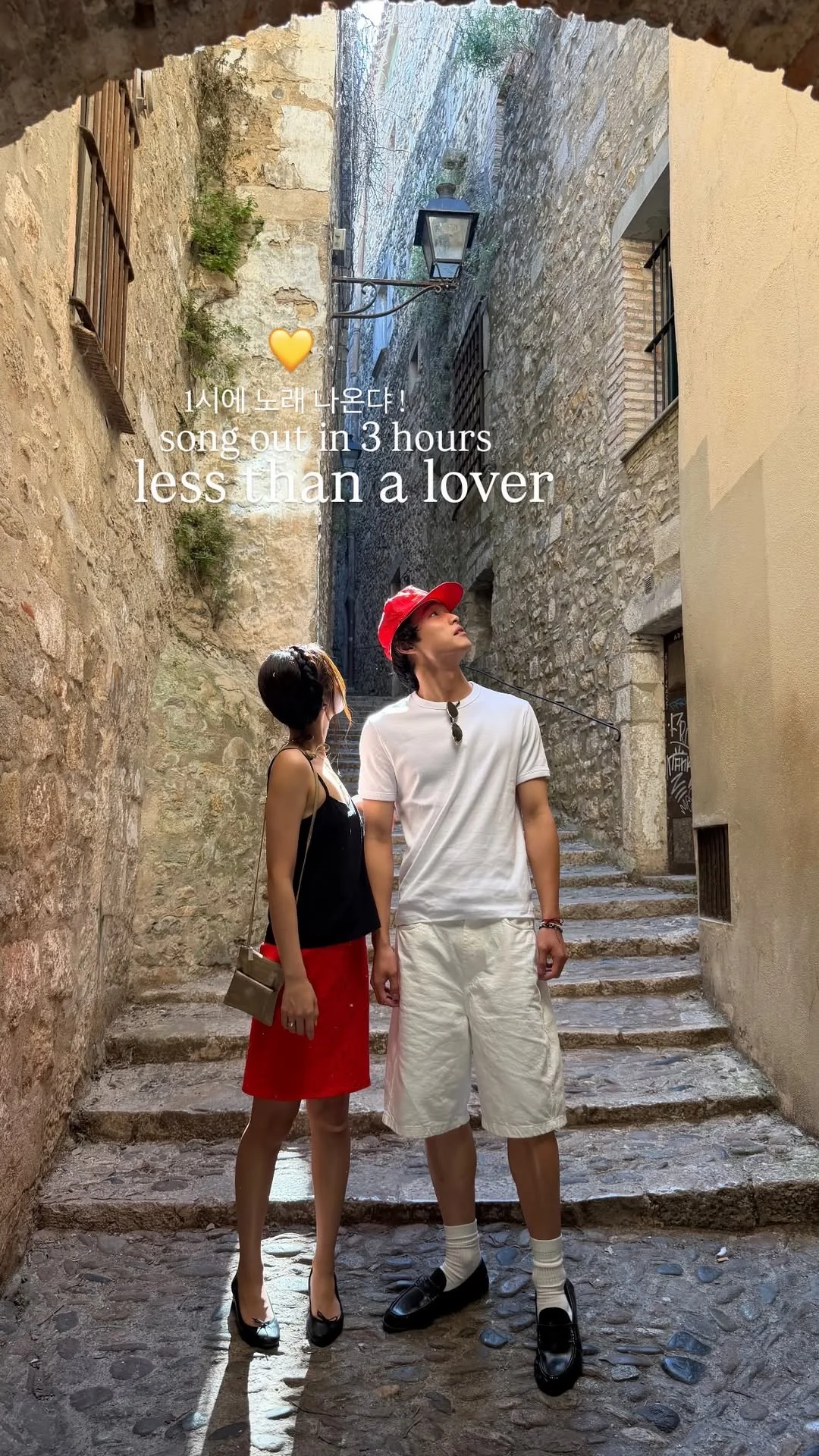 JENNIE INS快拍更新 新歌12点就要上线啦！💛