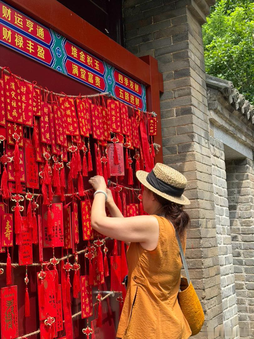 单身人七夕别急着隐身， 今天也有自己的主场！ 去辽宁大孤山见见相思元柏， 不替过