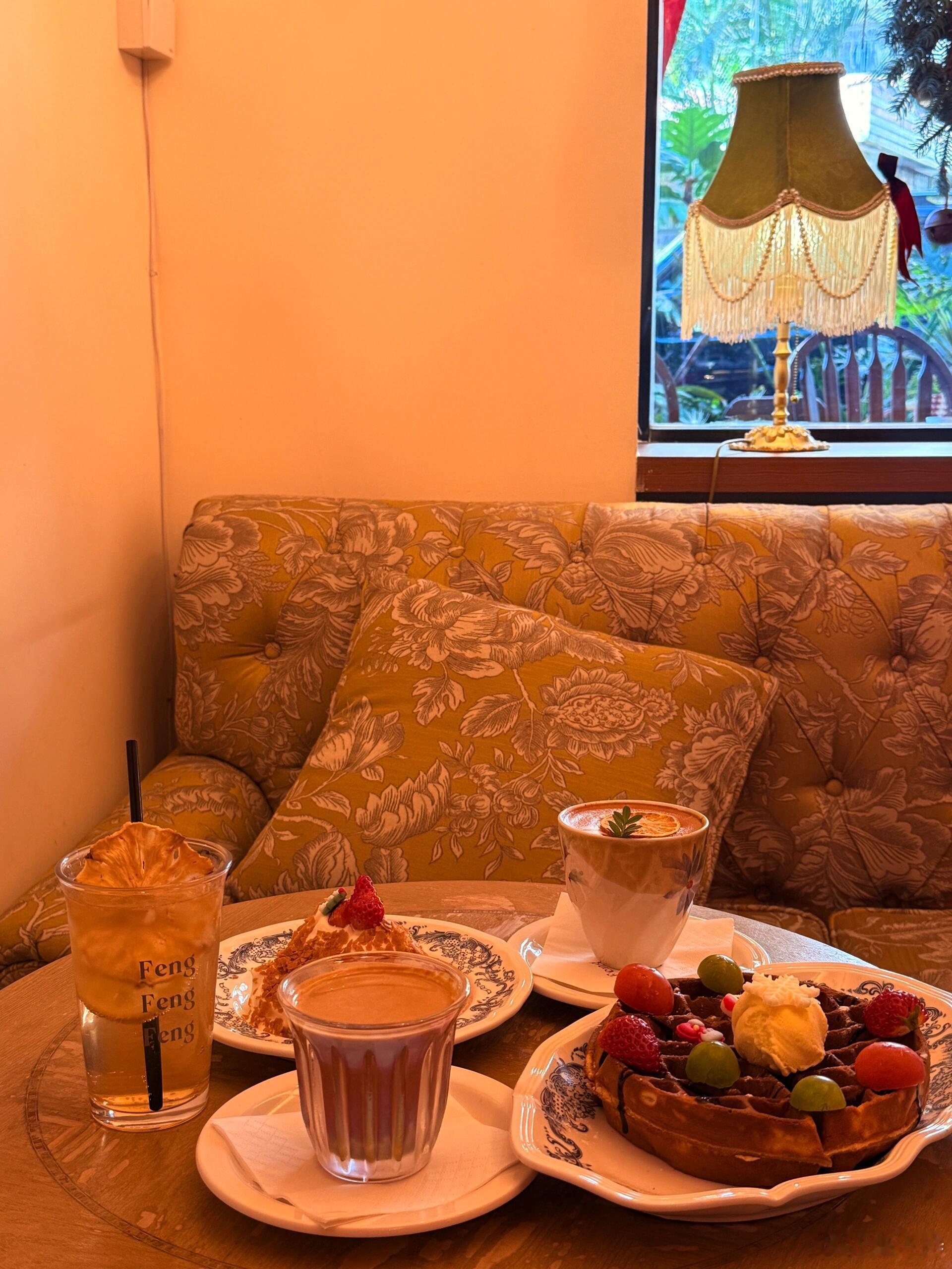 深圳法式咖啡店-下午茶时光。黄贝岭D口，跟着导航走，居民区的一家社区咖啡馆，这里