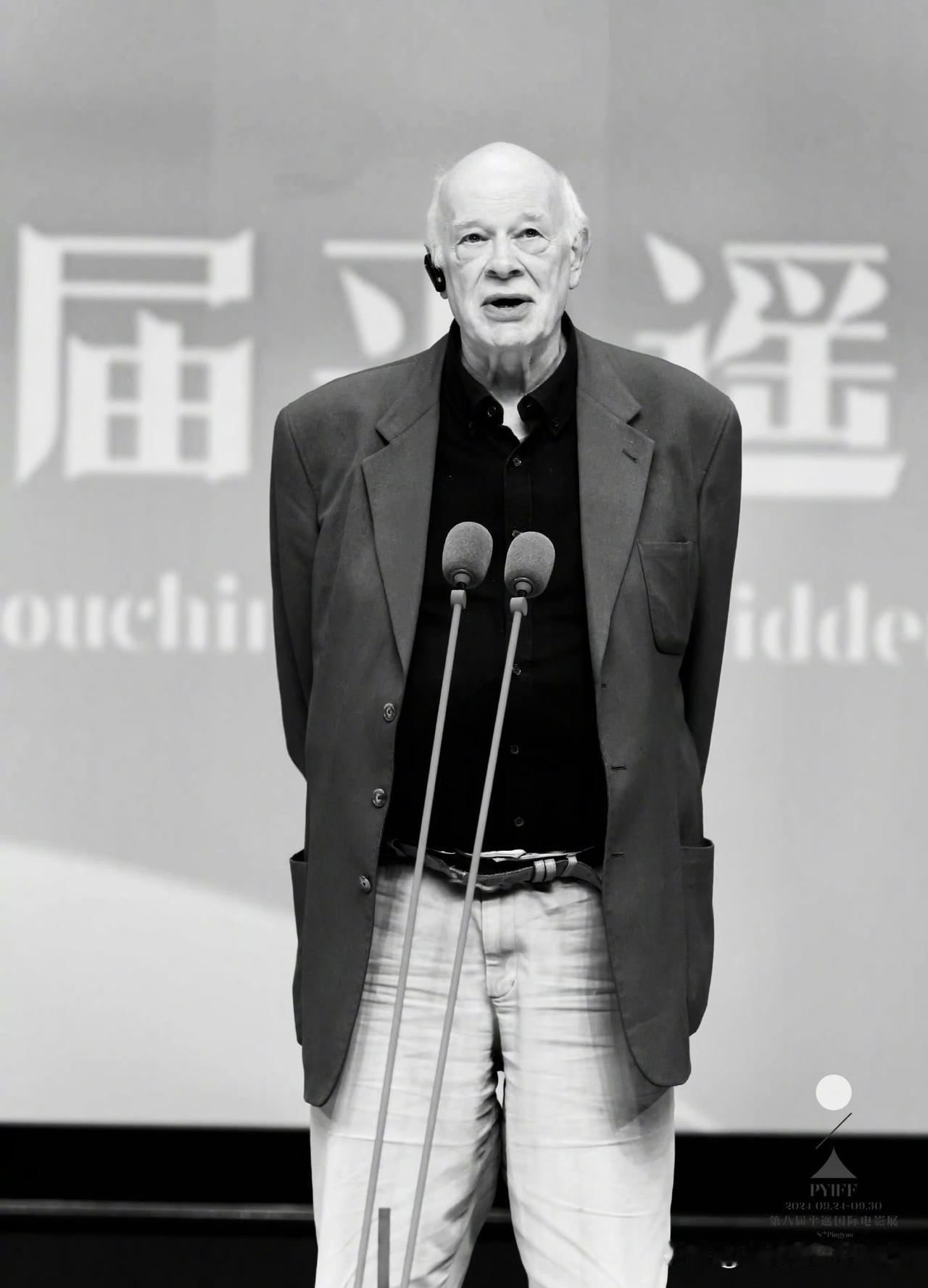 英国电影学者汤尼·雷恩离世，贾樟柯夫妇发文悼念，当年专程赴伦敦送大衣细节曝光
