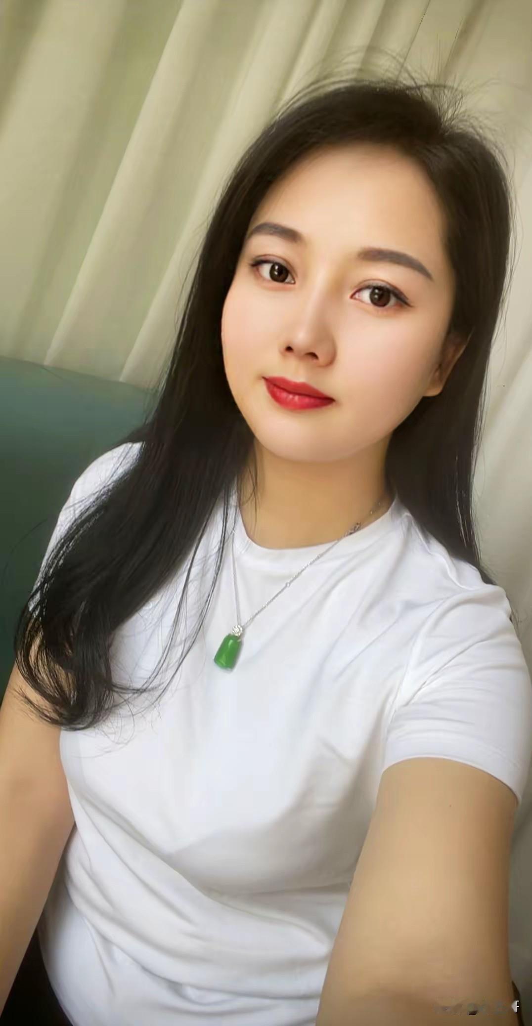 异性之间聊天聊久了，
是真的会聊出感情来的，
你信吗？