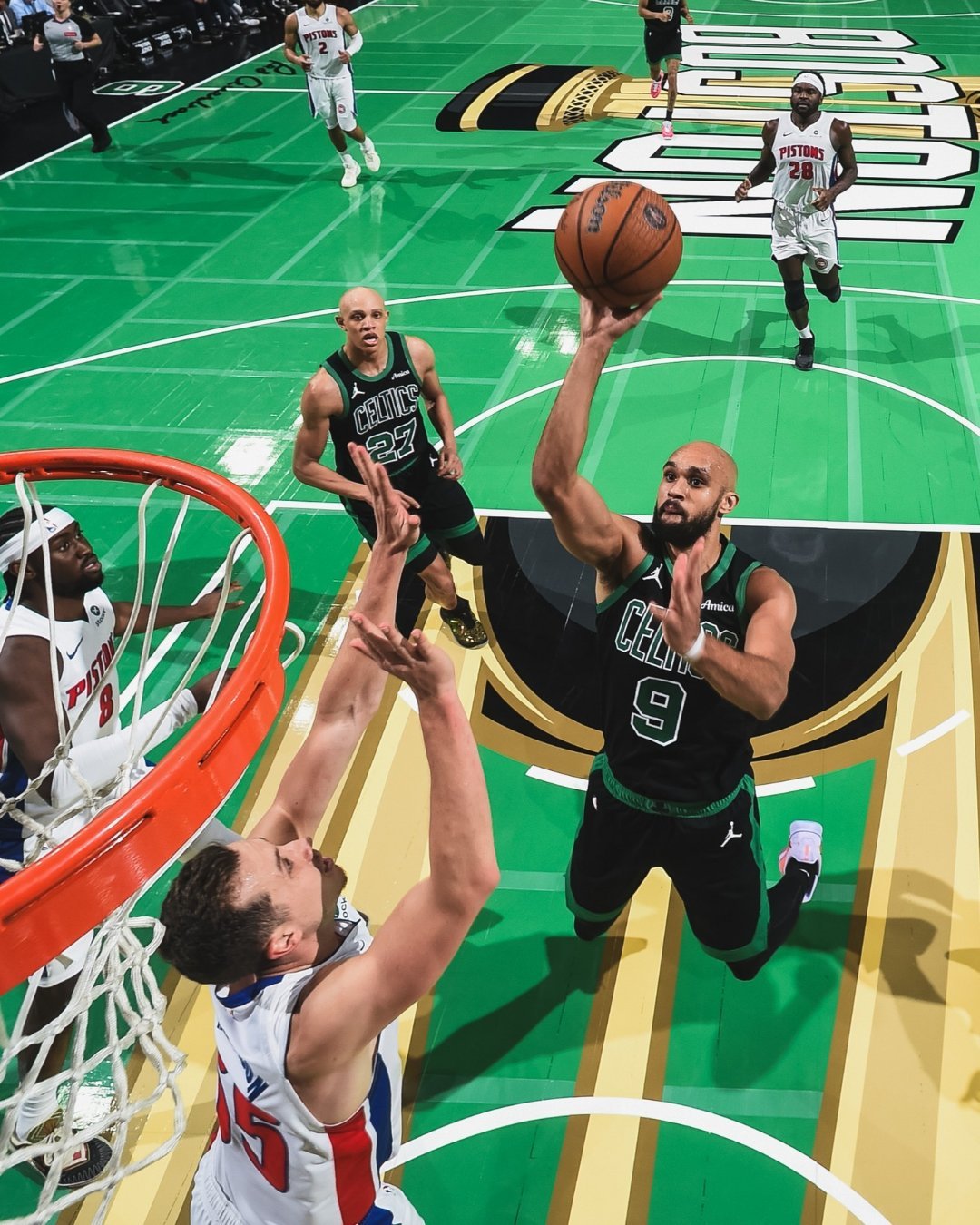 数据统计显示，这是凯尔特人队史第16次终结对手10+连胜，他们在这项数据统计上追