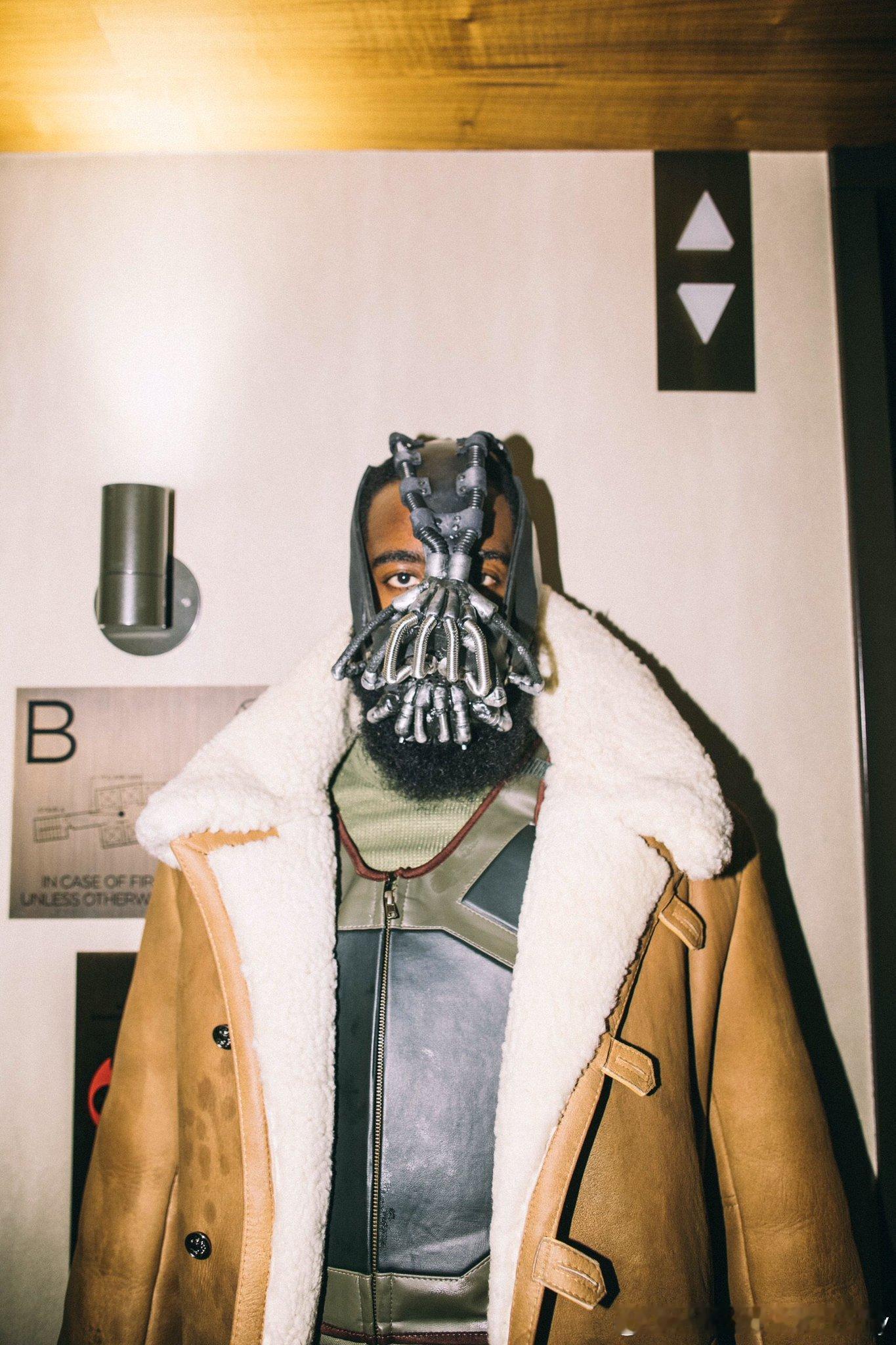 登哥上一次cosplay还是在18年哈登[超话] ​​​