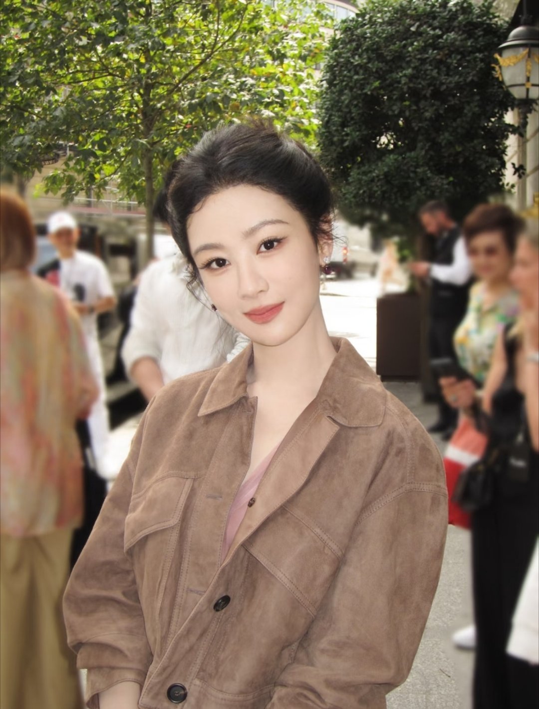 杨紫yz杨紫玉兰花开君再来 yz 杨紫董竹君有谁能比我知道 你的温柔像羽毛[杨紫