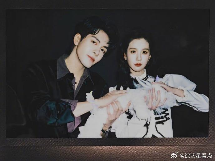 曾舜晞陈都灵是剧宣还是官宣曾舜晞陈都灵大大方方 看到两个人的拍立得合照，真的好甜