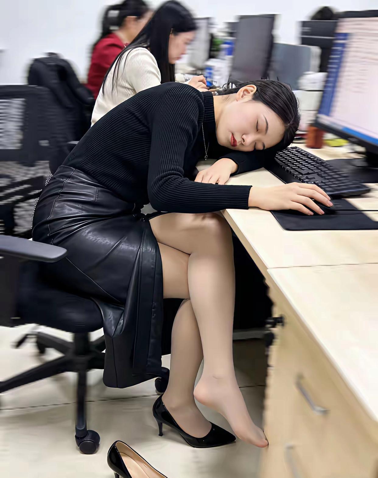 该休息就的休息