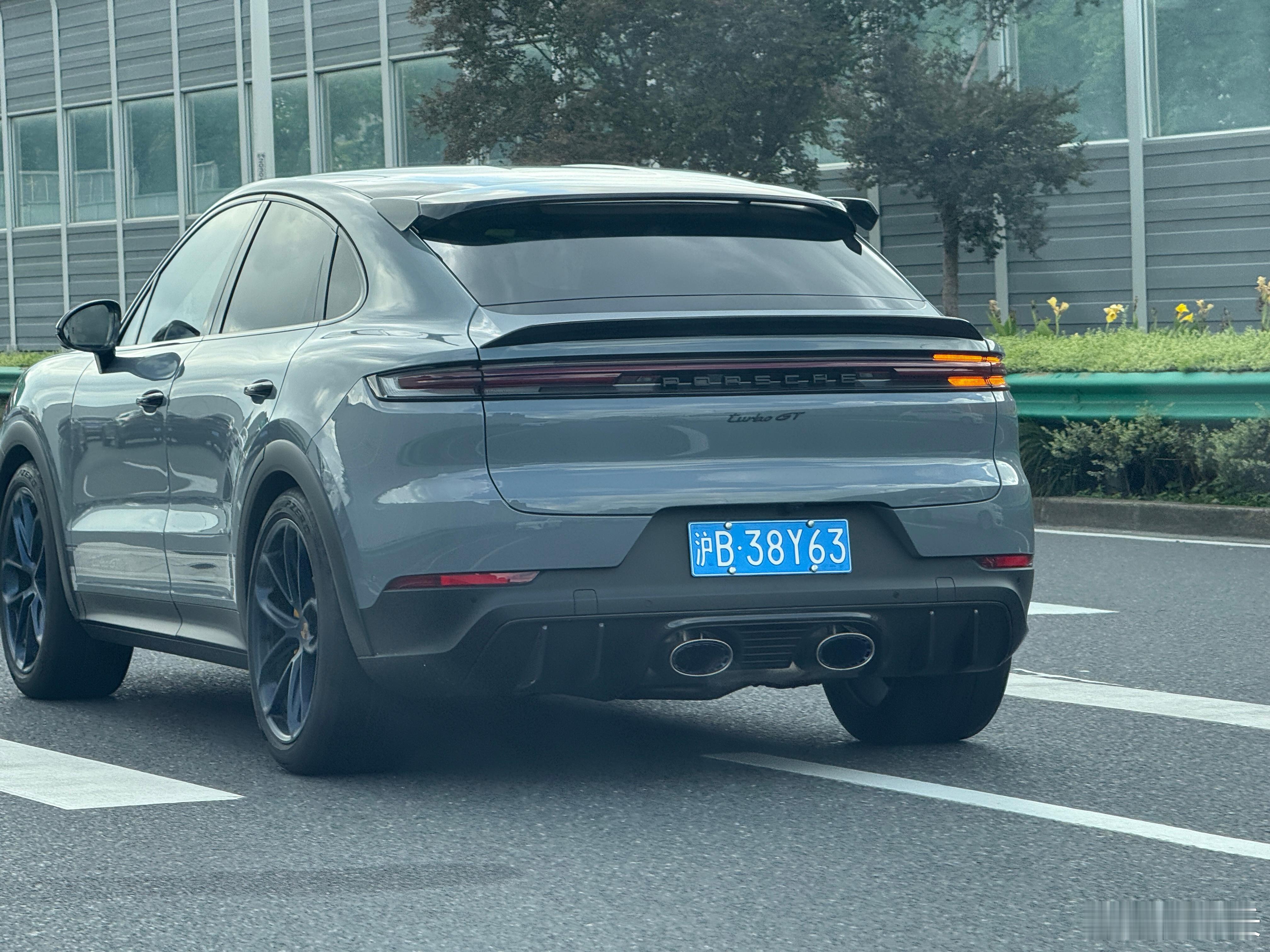 其实经历了那-40以后，沪上兄弟们对这家企业的评价已经定型了。很多兄弟春节都在加