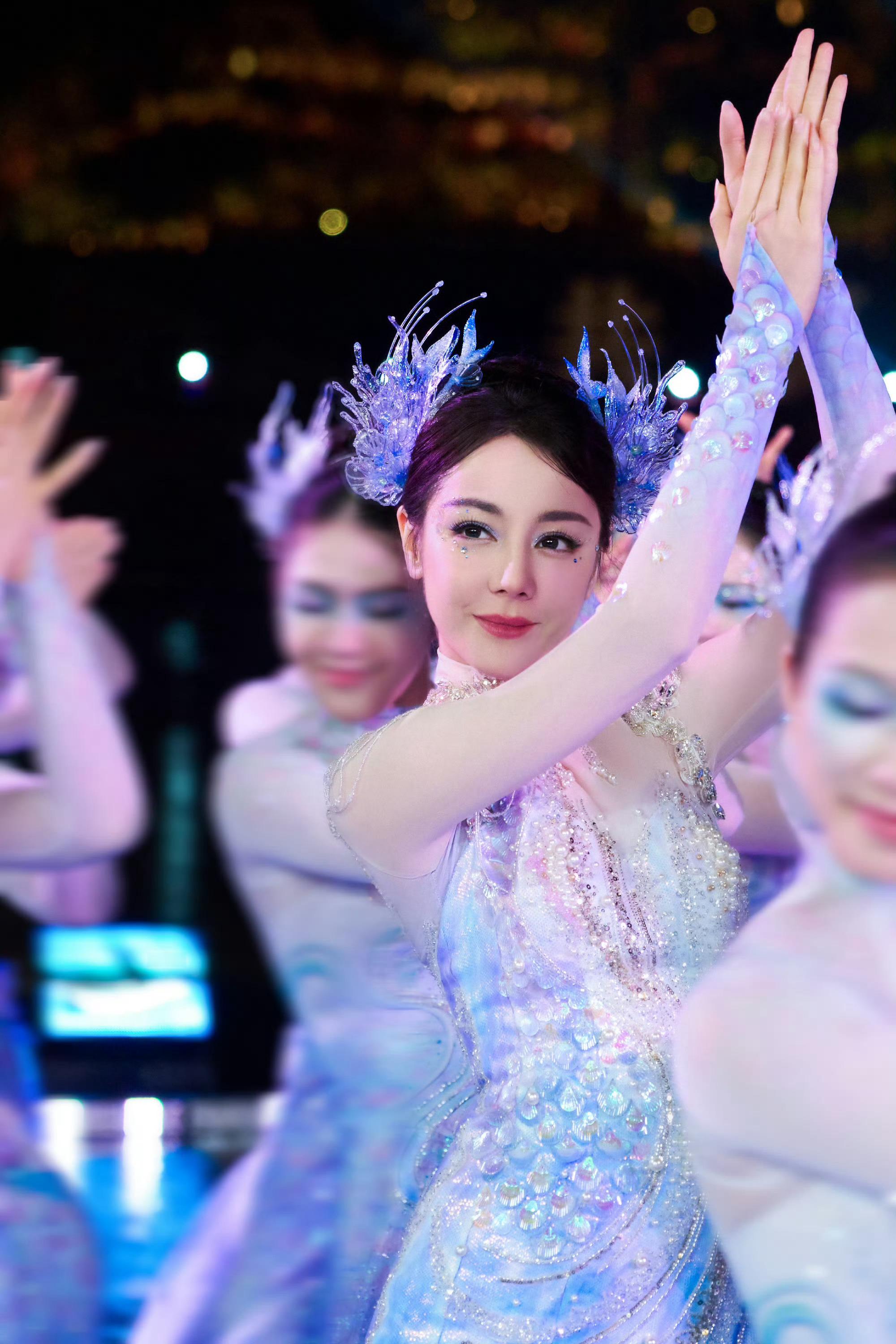 迪丽热巴笑起来和江豚一模一样好可爱😊🐬谁给迪丽热巴化的妆 春晚段子大考 春晚