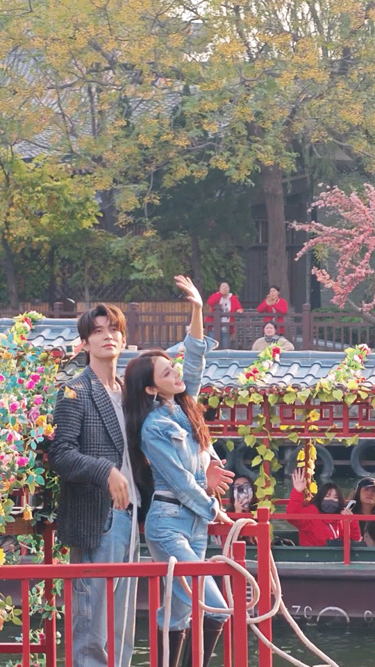 开封版泰坦尼克号 哈哈哈哈哈you jump,I jump，彭小苒、章时安你俩太