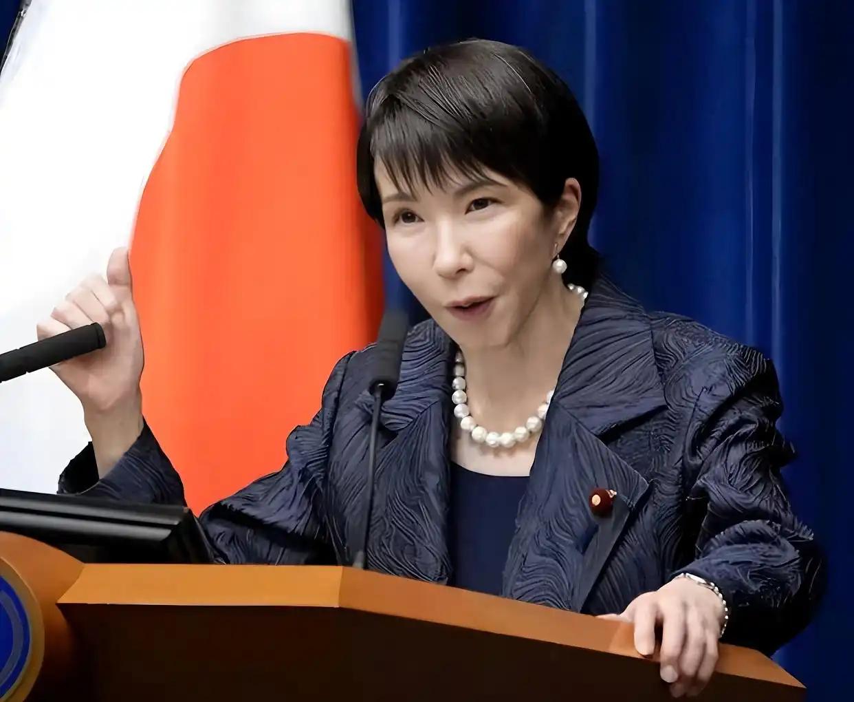 演戏呢？高市早苗放弃8月15日参拜靖国神社，这是有打的什么算盘？大家都以为今年又