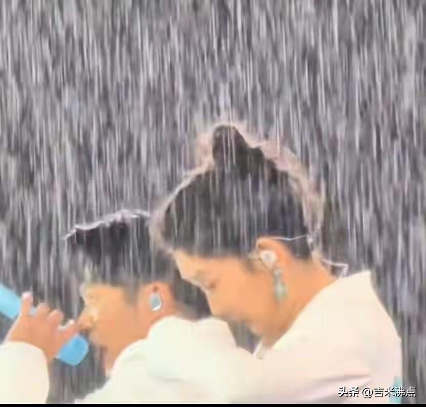 潮汐音乐与天降甘霖的交织，2026厦门白鹭体育场的传奇一夜。
2026年3月28