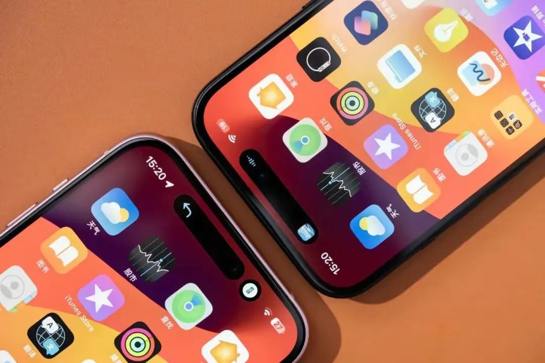 我终于知道为什么iPhone15Plus卖的不好了！

1：比标准版多了大屏幕大