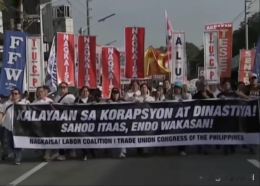 11月30日的菲律宾，反腐示威直接“铺遍全国”——足足9万人涌上街头，119场集
