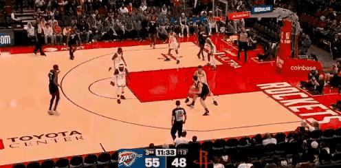 申京屡屡无视杜兰特要球，是想争全明星资格吗？

火箭最近表现差强人意，进攻毫无流