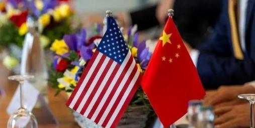北京最近门庭若市，热闹得像深夜超市排队抢购。5月中旬，特朗普刚刚踏上中国国事访问