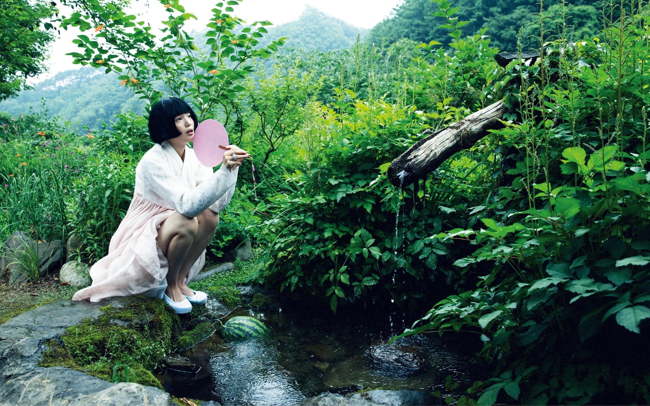Vogue Korea August 2026，韩版VOGUE八月三十周年刊内页