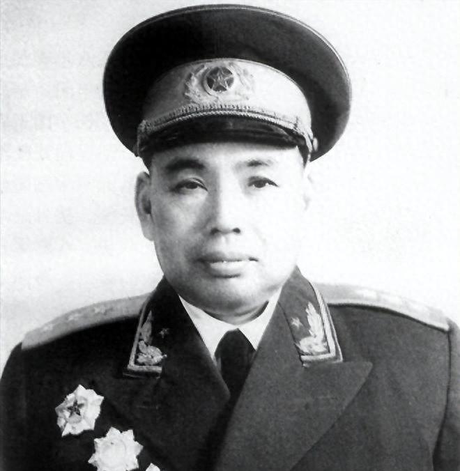 济南战役结束后许世友突然离开前线，他为何被调任地方军区副司令员？背后原因是什么呢