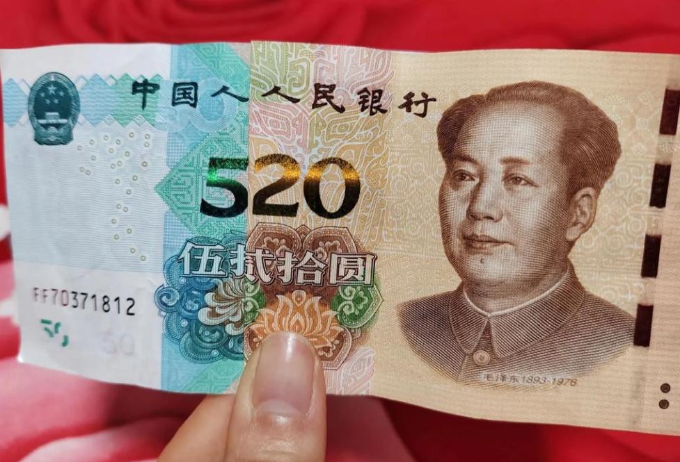 以前出门忘带现金，顶多觉得麻烦；现在真正让人后怕的是——再这样下去，很多人可能连