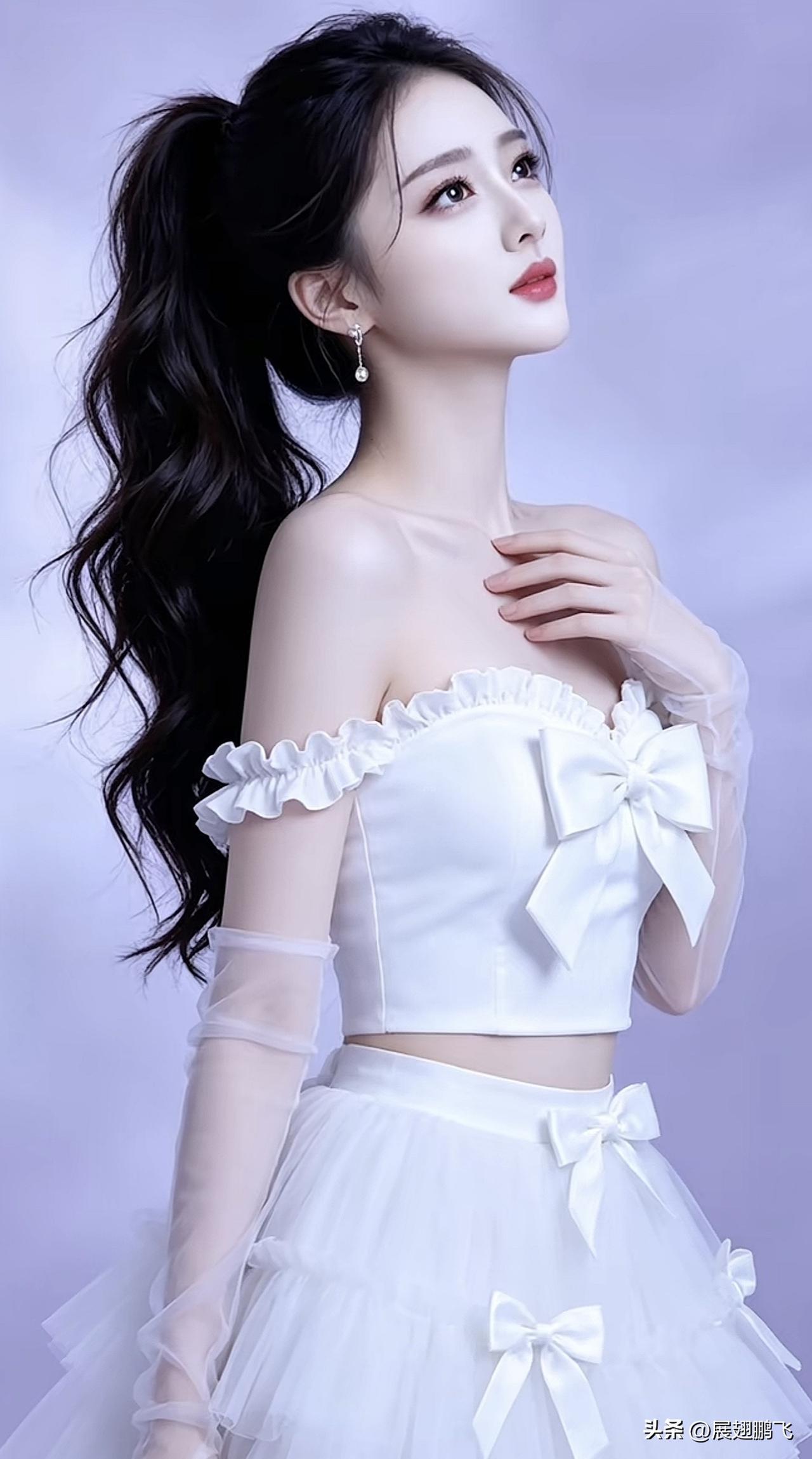 玉人轻抚云鬓，笑靥如花绽。玉磘美人 玉坠美人 玉容颜 玉坠美人 玉容颜 玉人倚花