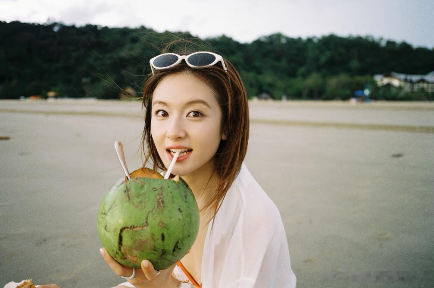 好喜欢李兰迪身上鲜活的生命力👋真的太喜欢李兰迪现在的状态了❤️瘦下来完全褪去了