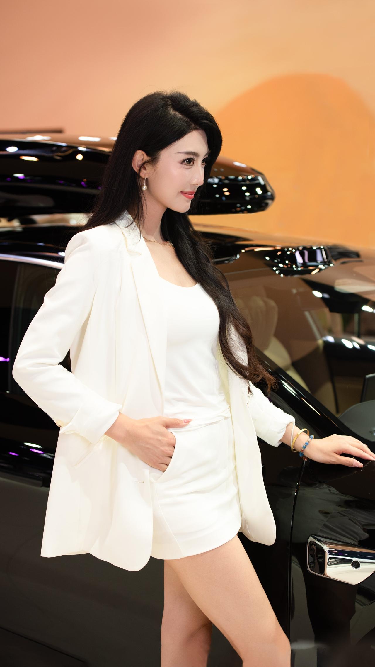 成都车展模特 兰灵王车模美女 车展现场 优雅气质