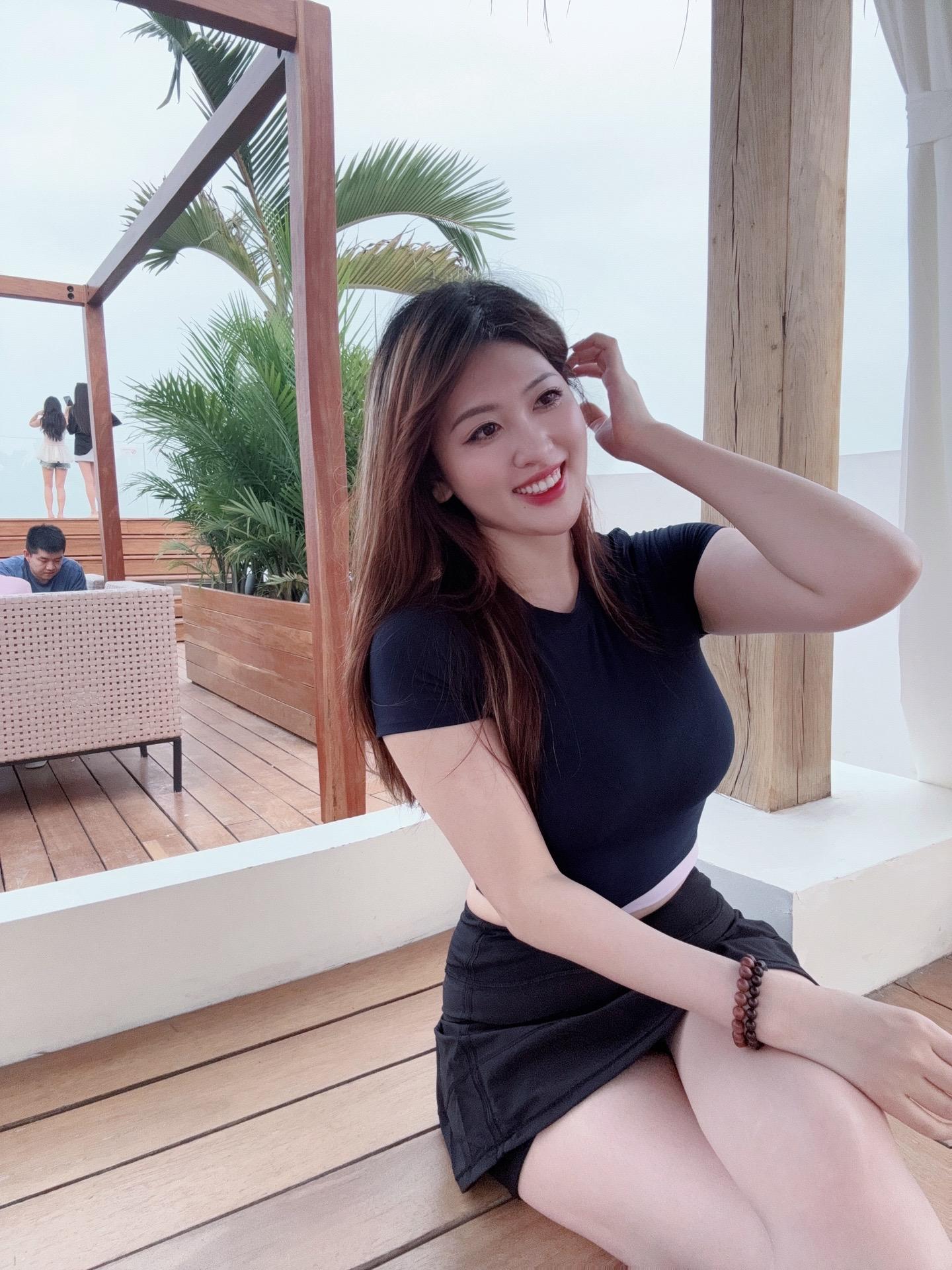 怎么回事，这个女的又胖又瘦的。