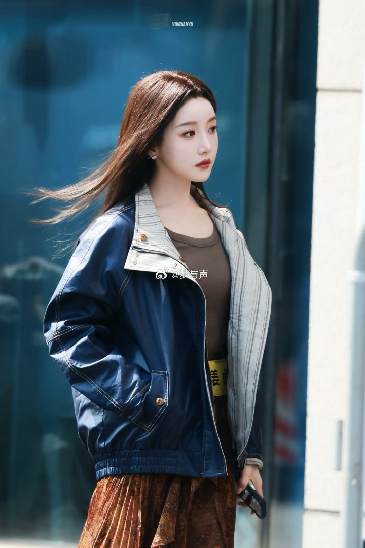 姜贞羽希望自己看起来不像演的无限超越班 有颜值、有古装优势，但她不满足。姜贞羽想