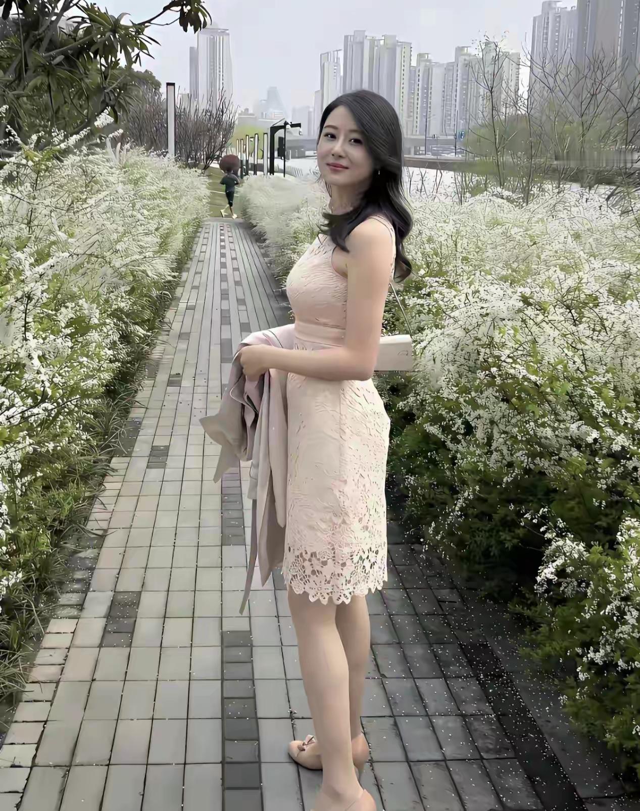 阿姨一位，你能猜出年龄是多少吗？