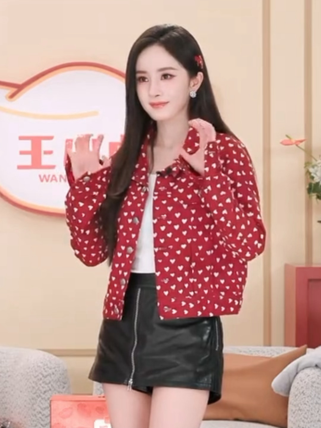 杨幂  杨幂牌抓财手，也太可爱了叭