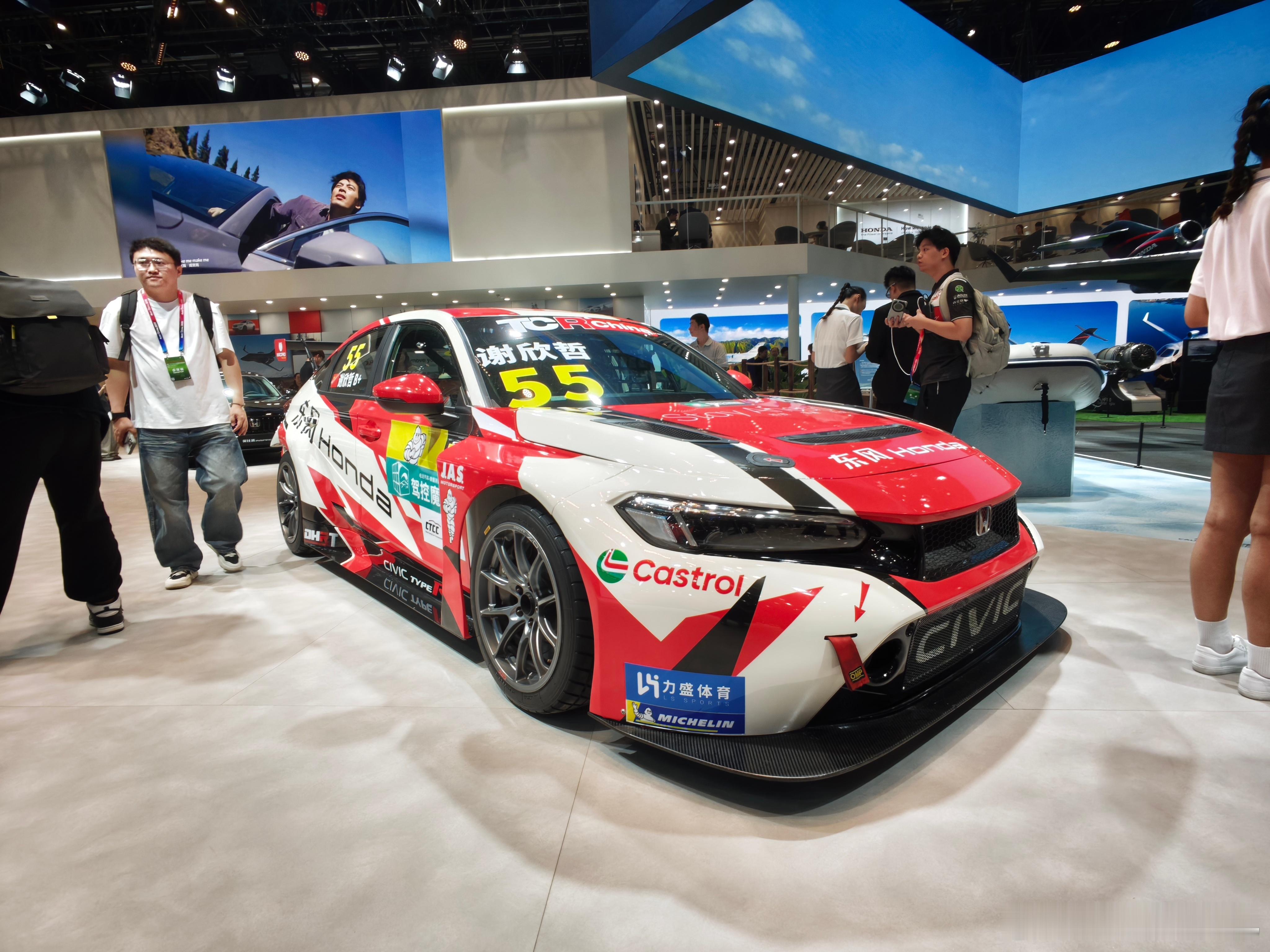 北京车展吧的战车展出了 北京车展