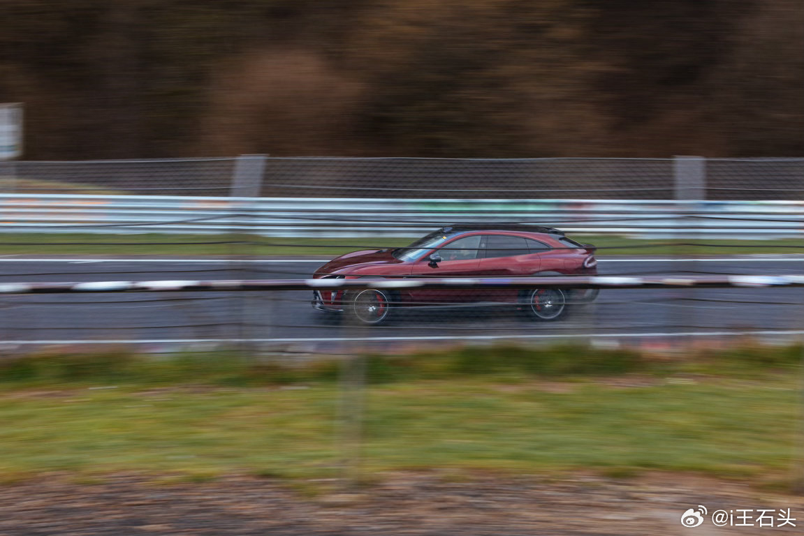 小米YU7 GT无伪装车现身纽北赛道你赢或者不赢，纽北就在那里。 