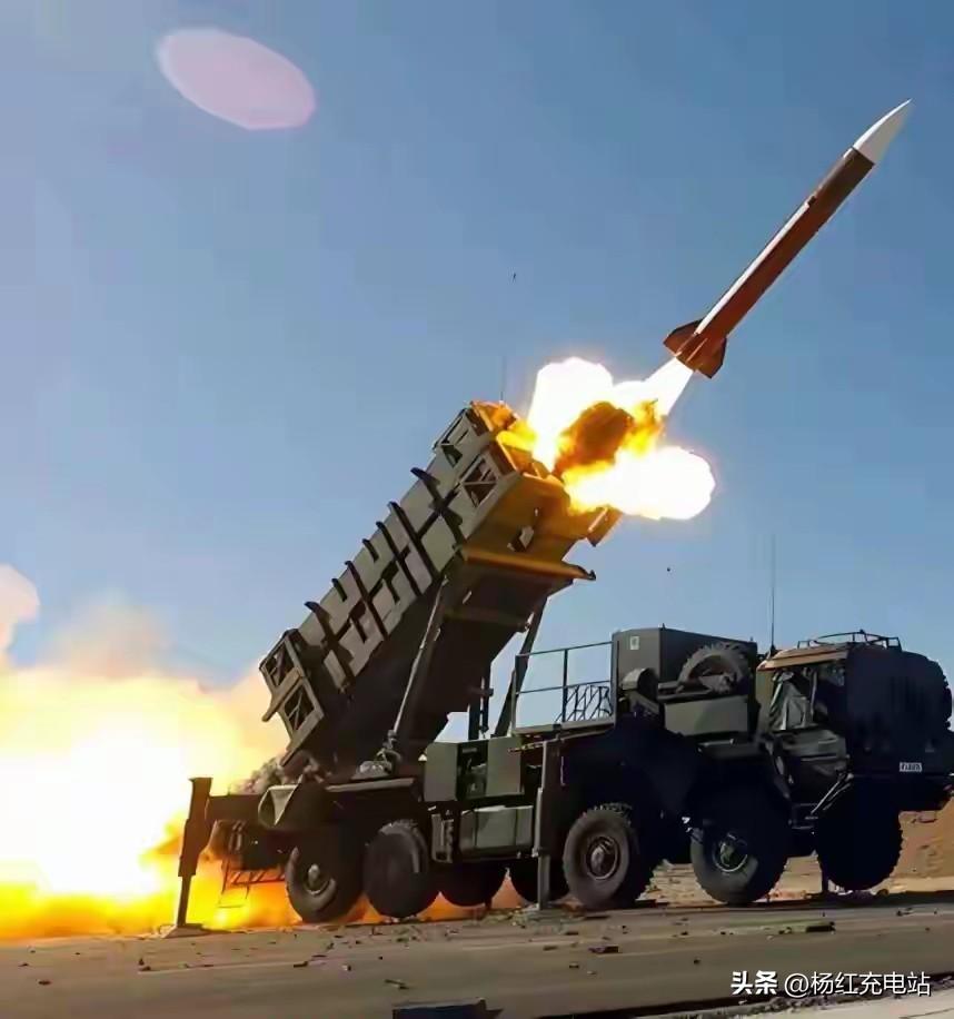 全球首炸！伊朗端掉美军AI大脑，华尔街市值泡沫应声开裂
 
美伊冲突打出战争新范